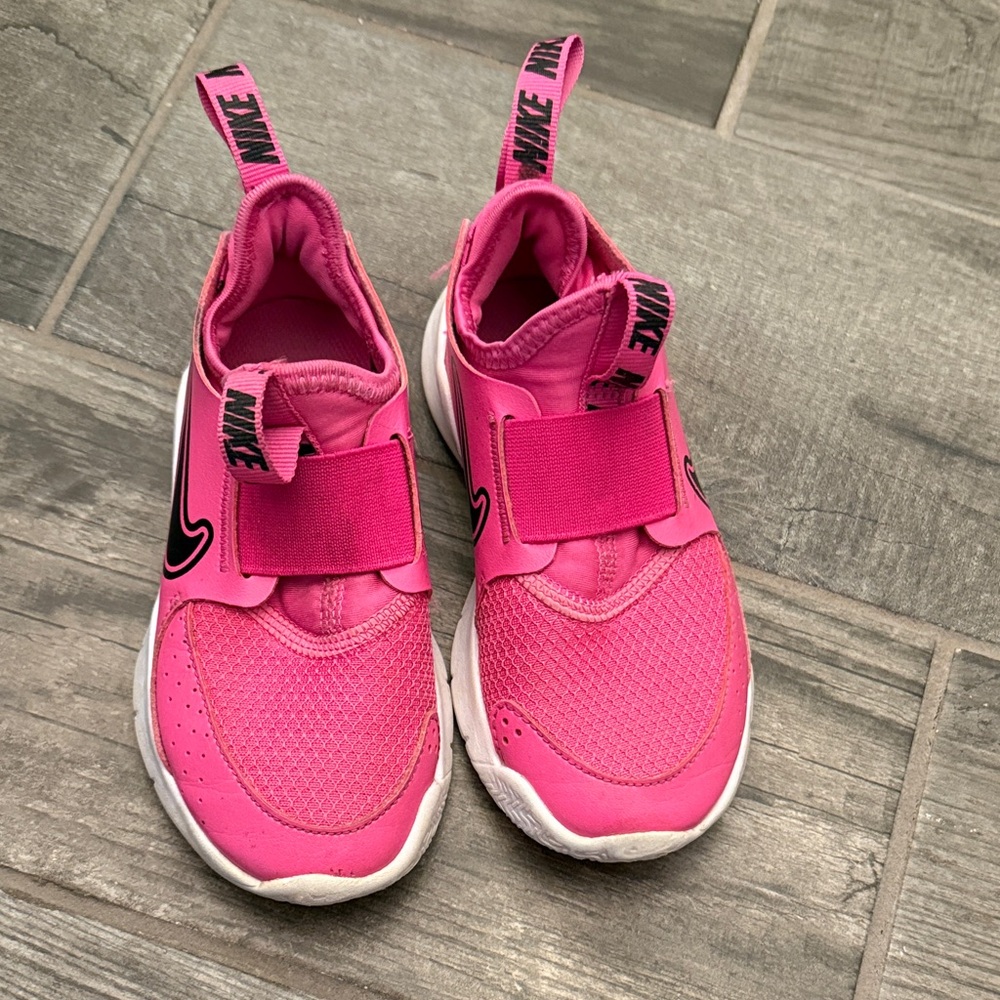 Nike Kids Sneakers in Pink and White